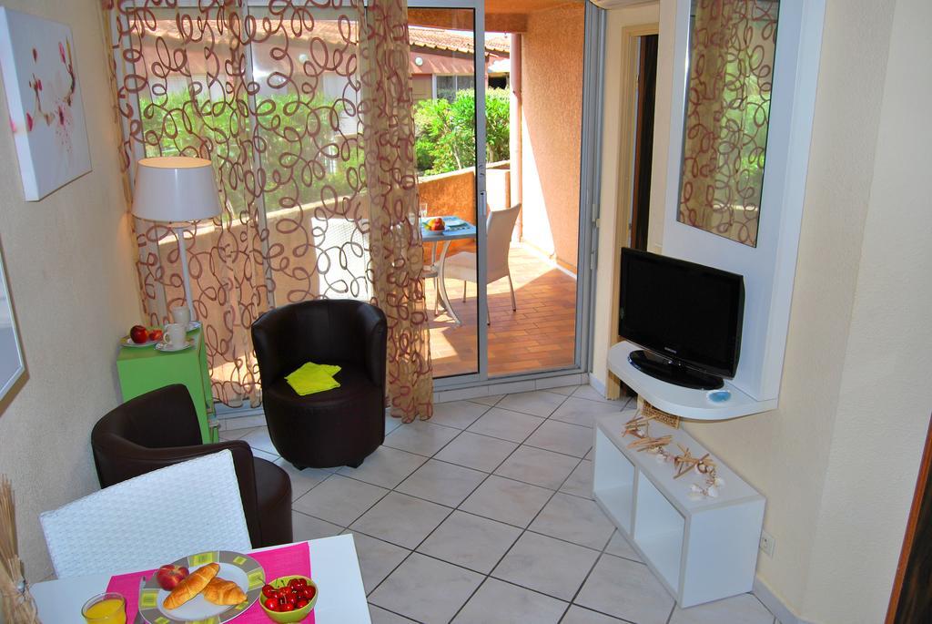 Lagrange Grand Bleu Vacances - Residence Les Jardins De Neptune سان سيبريان المظهر الخارجي الصورة