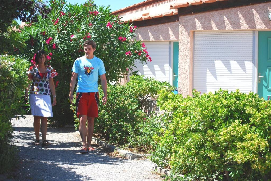 Lagrange Grand Bleu Vacances - Residence Les Jardins De Neptune سان سيبريان المظهر الخارجي الصورة