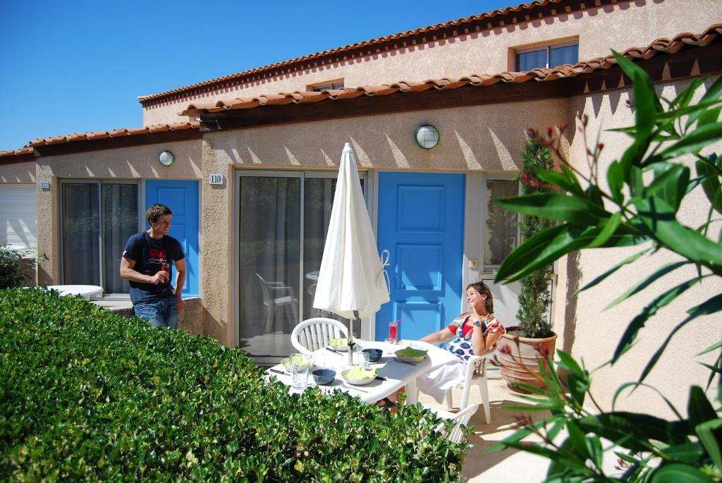 Lagrange Grand Bleu Vacances - Residence Les Jardins De Neptune سان سيبريان الغرفة الصورة